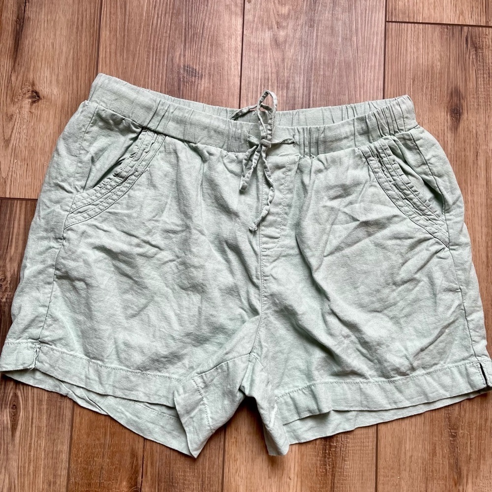 Sage Green Linen Blend Shorts | Size L | EUC